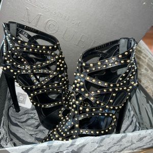 Alexander McQueen Black Leather Studded Cage Heel Booties Sz 7 IT 37 in Box 🔥